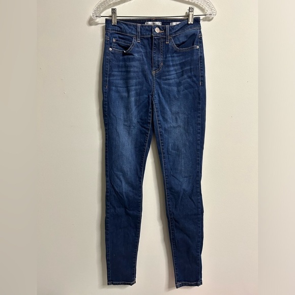 Guess 1981 Skinny  Jeans - Picture 1 of 4